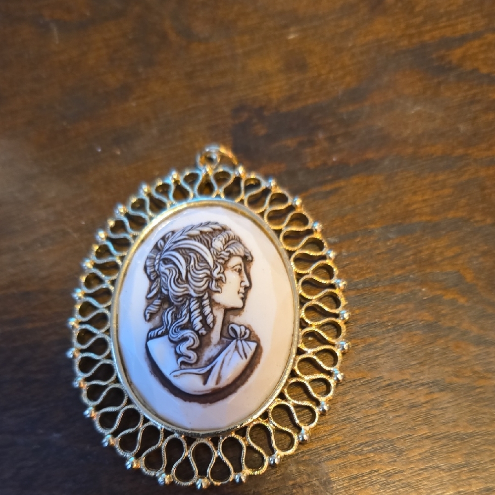 Gold and Cream Cameo Pendant